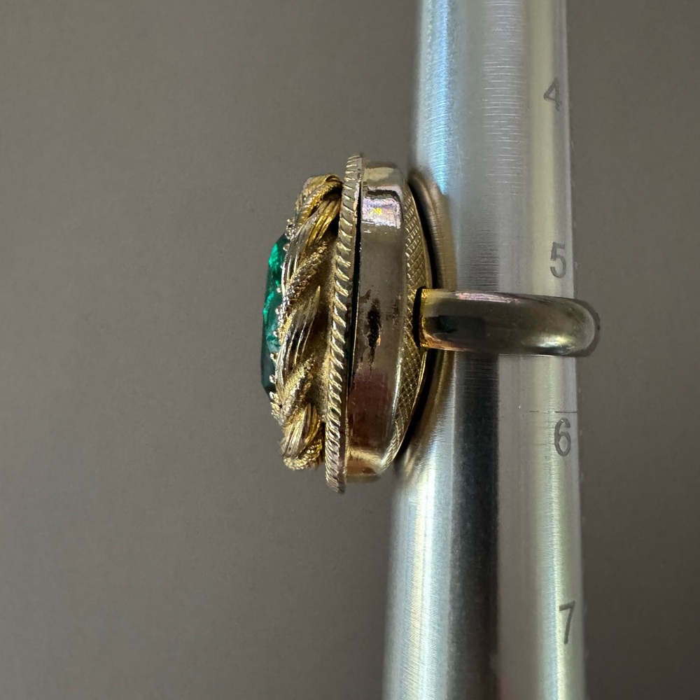 Vintage Ring - Picture 6 of 10